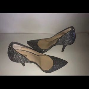 Michael Kors Silver Pumps